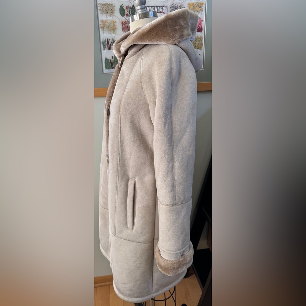 Gallery Women's Faux Suede and Fur Cozy Style Coat in Cream sized S - Picture 6 of 12